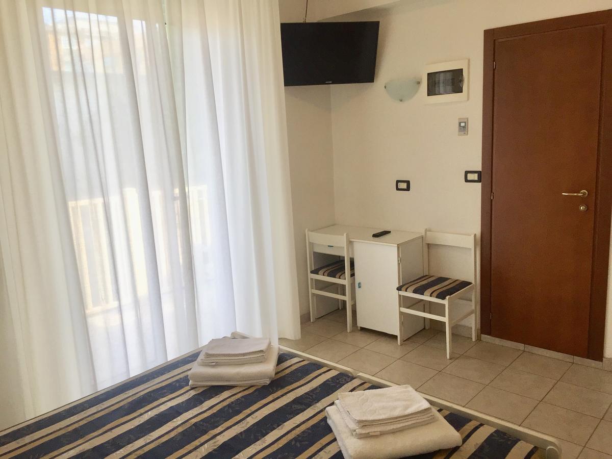Hotel Aquila Azzurra Rímini Exterior foto